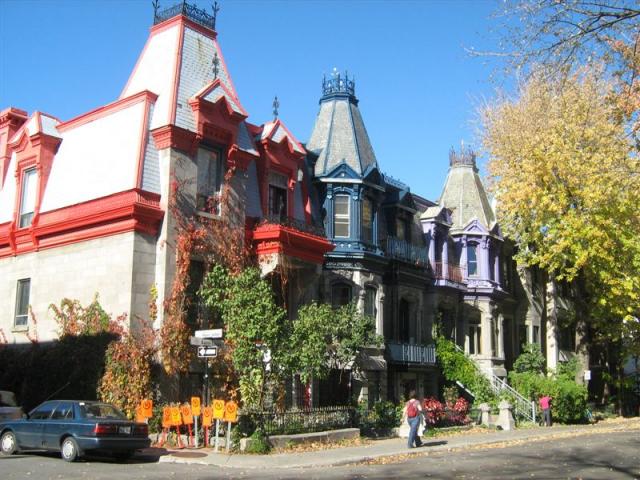 Perfect Montreal-esque houses!