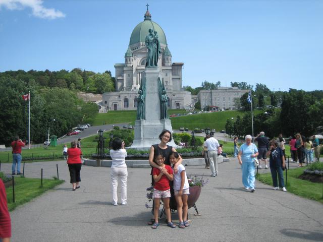 The Yen girls at the L'Oratoire Saint-Joseph du Mont-Royal (in Montreal)